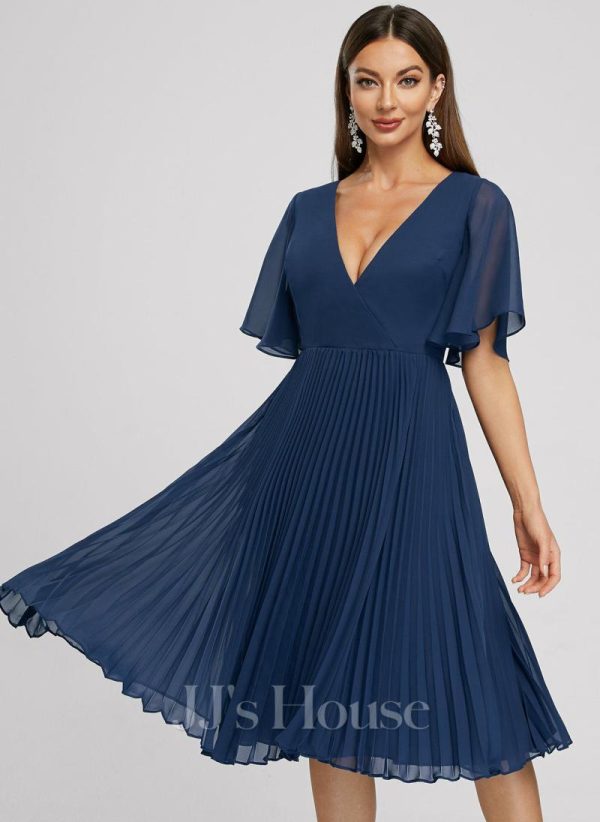 Semi-formal & Cocktail | A-line V-Neck Knee-Length Chiffon Cocktail Dress With Pleated Navy Blue – Womens